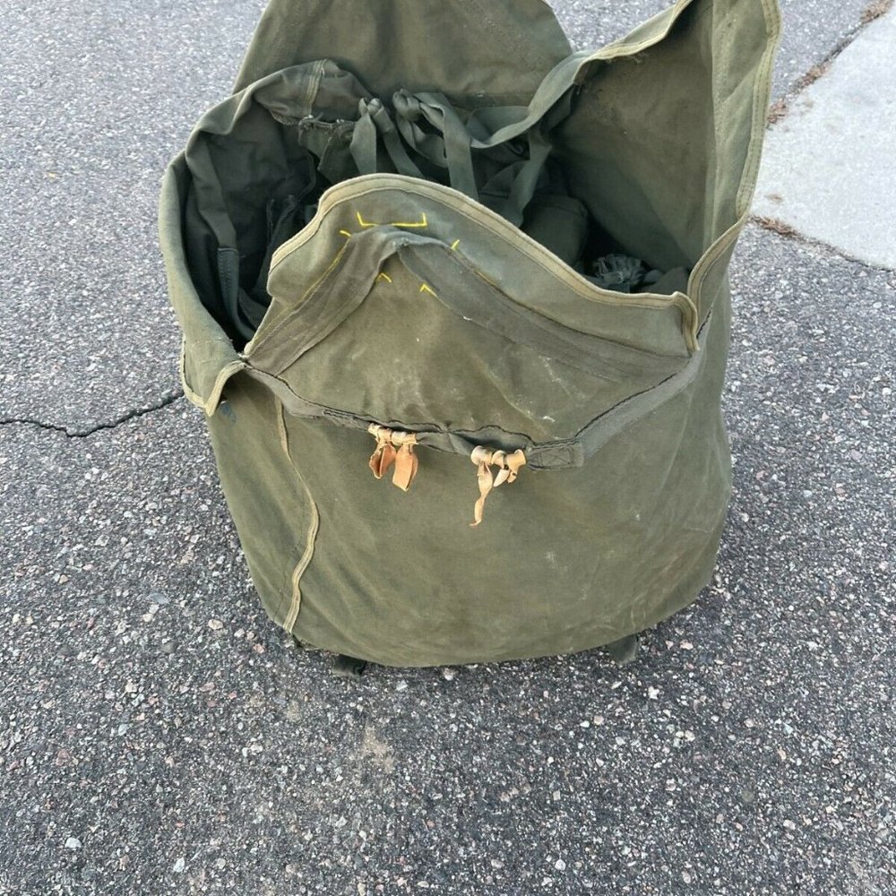 Vintage Military Army Cargo Parachute Pack Bag OD Heavy Cotton 81337/51D6553 - Picture 2 of 11